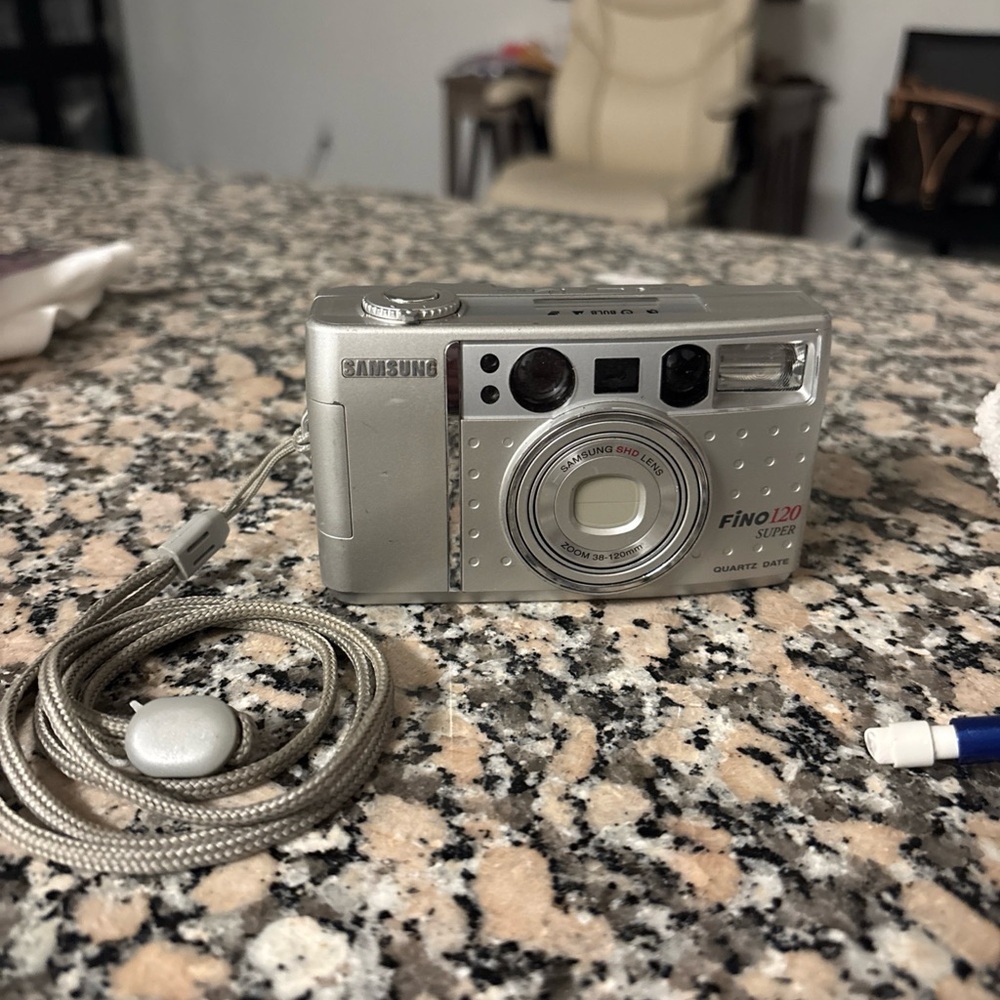 Samsung Fino 120 Silver Camera